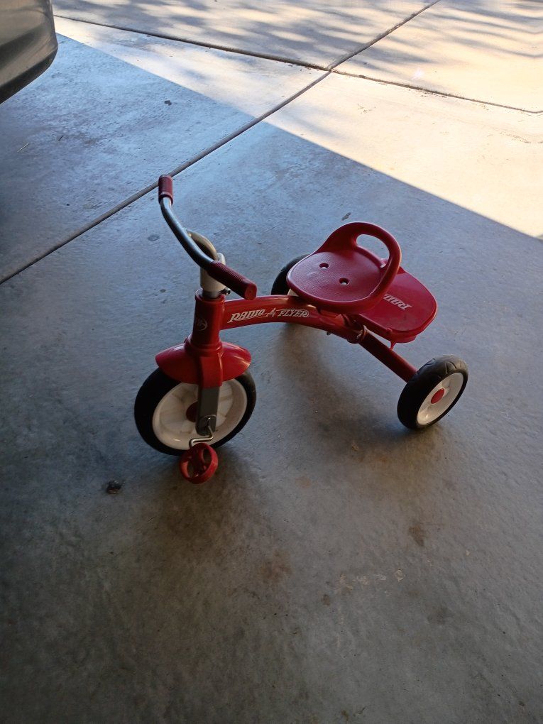 Radio Flyer Classic Red Tricycle