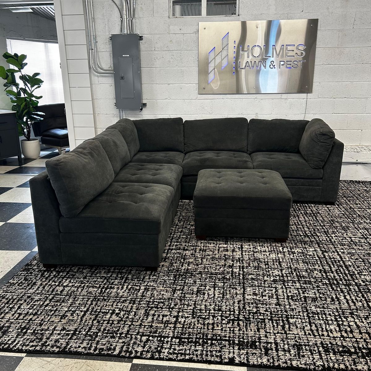 Main image 3