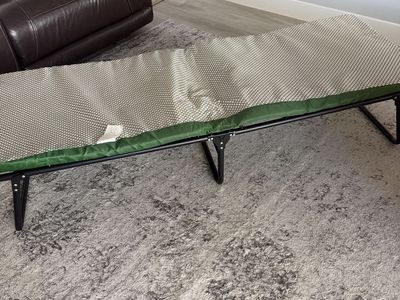 Coleman ComfortSmart Cot Camping Bed w/ Mattress Pad, Adult Size, Green/Black, Like New