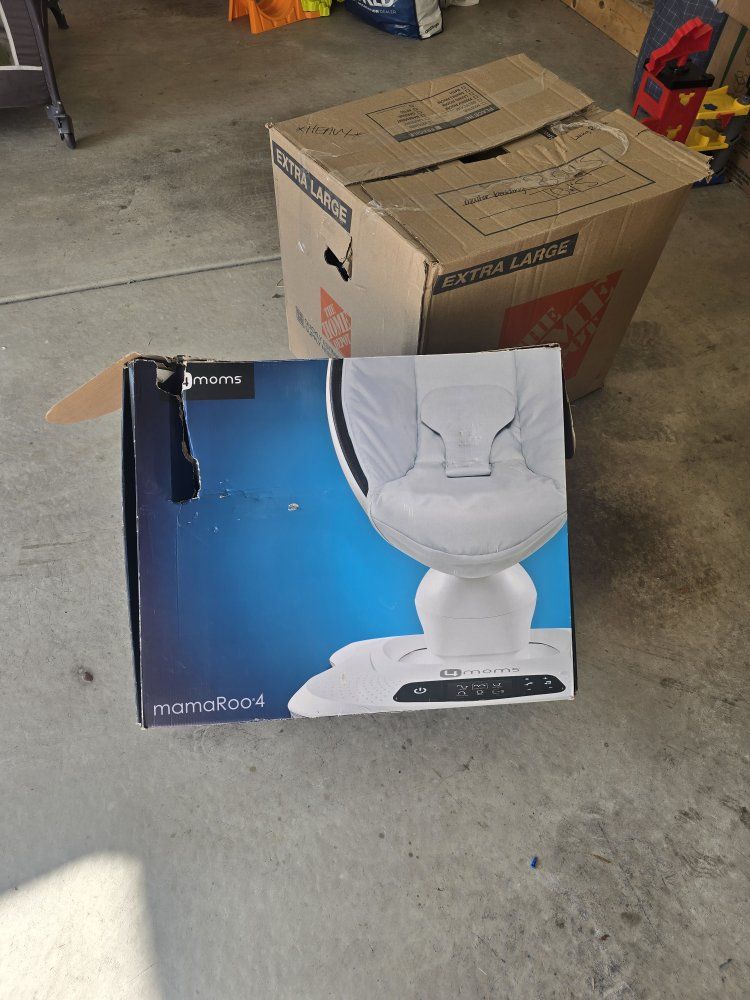 4moms mamaRoo 4 Infant Seat and Baby Swing in Box