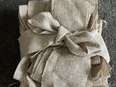Burlap table runners and chair bows