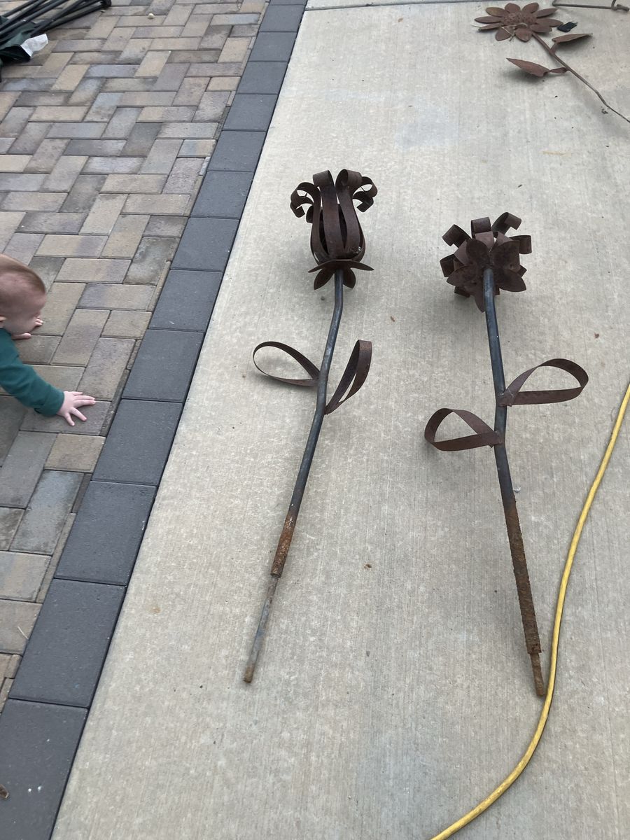 Handmade Metal Garden Stakes Rust Art Flower Sculptures Set