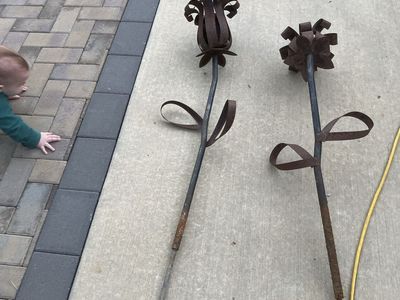 Handmade Metal Garden Stakes Rust Art Flower Sculptures Set
