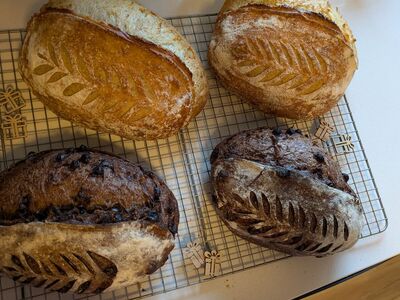 Local sourdough bread with delivery, bake by order (also other bakery items!)