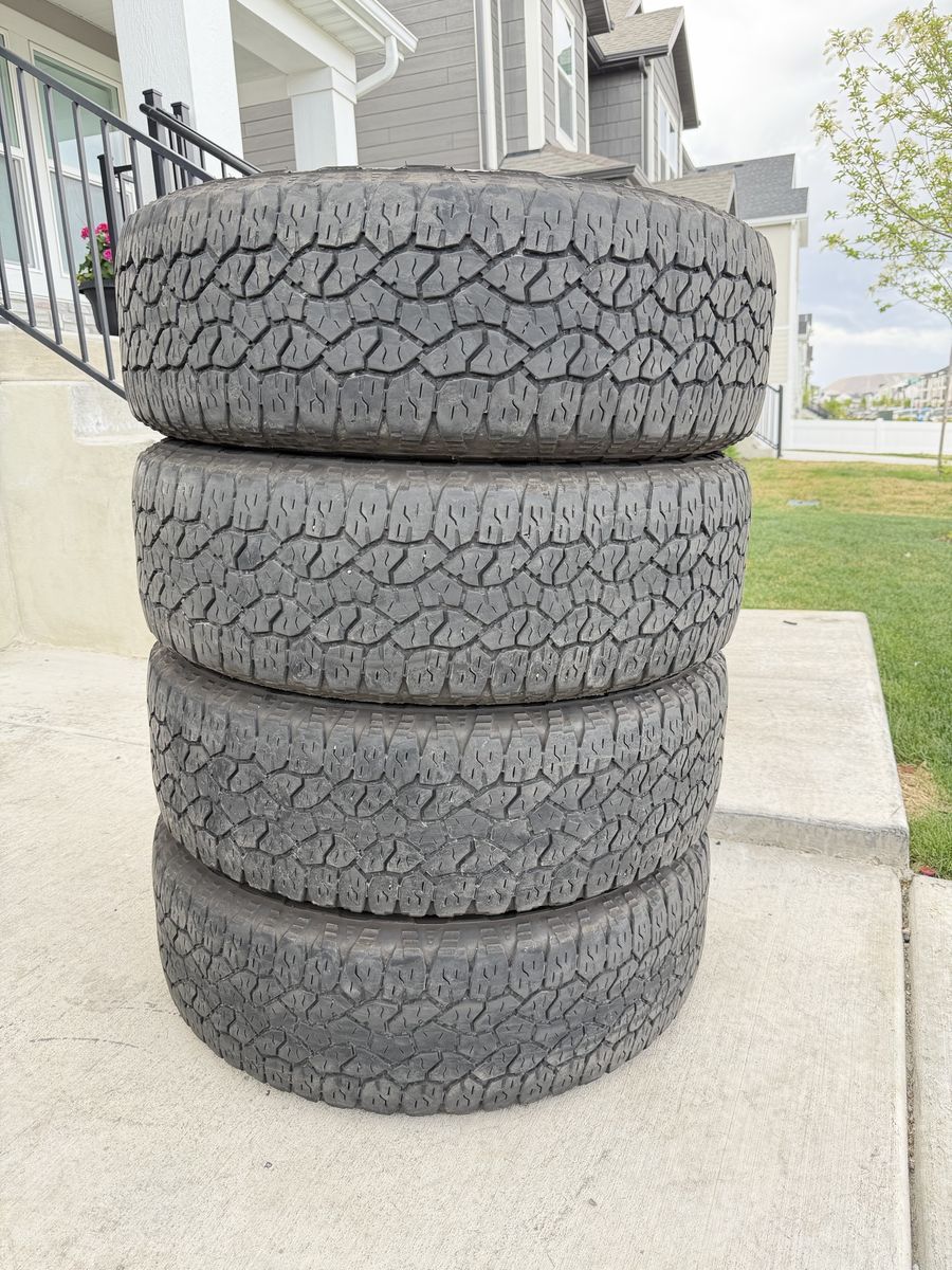 275/65R20 Goodyear Wrangler Trailrunner Load E
