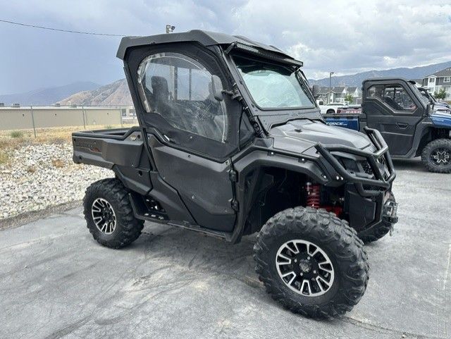2017 Honda PIONEER 1000 LE