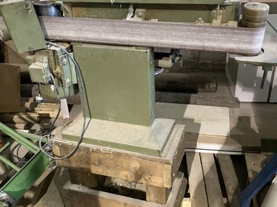 Daihatsu Belt sander