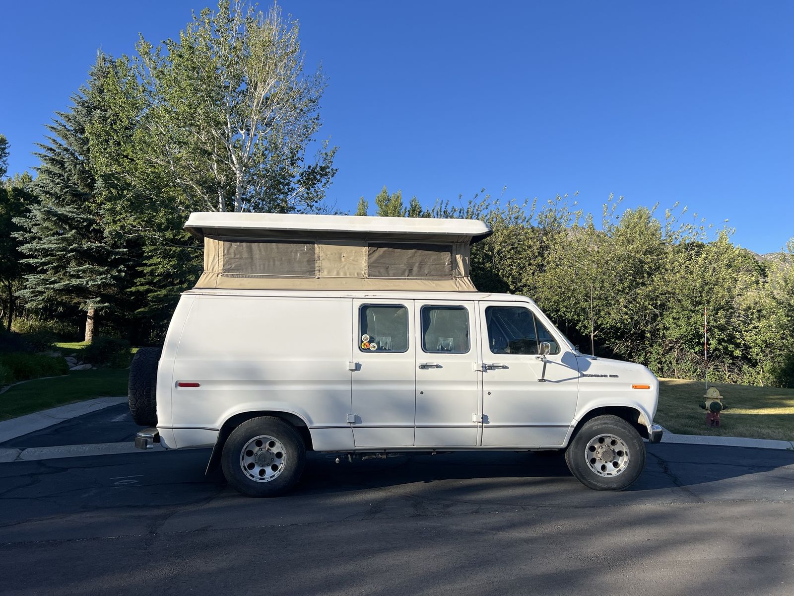 1990 Ford E-250 and Econoline 250 
