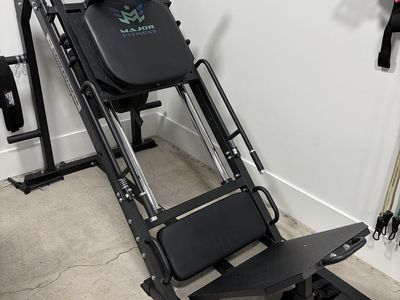 Major Fitness Squat Machine / leg press