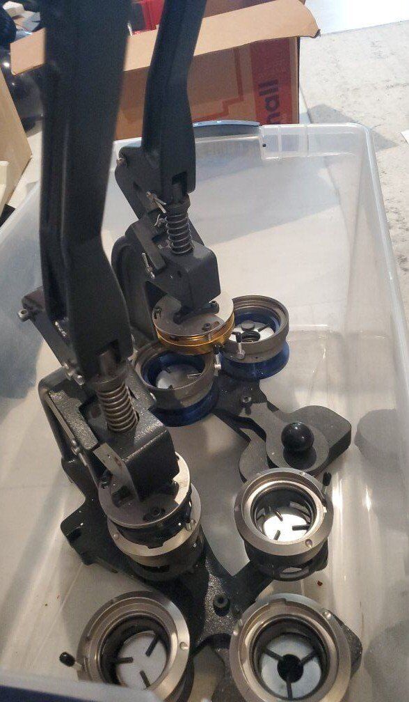 3 Button Machines & Sizzix