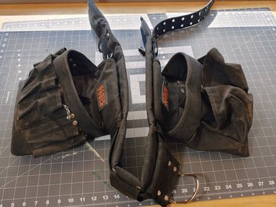Klein Tools Leather Tool Belt with Two Pouches, Heavy Duty, Electrician/Carpenter Work Belt
