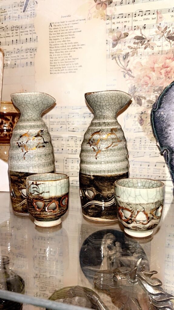 Vintage Japanese glaze and gold Saki set