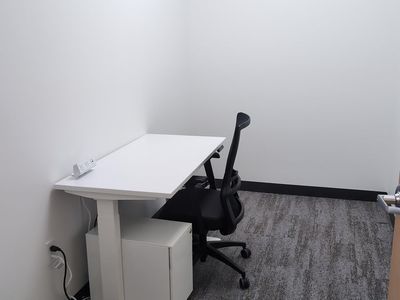 Prime 24th Street Office Space | Walkable, Restaurants, Views