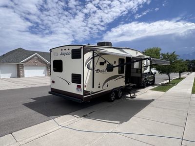 Jayco Eagle HT Travel Trailer - Excellent Condition, 2 Slide Outs
