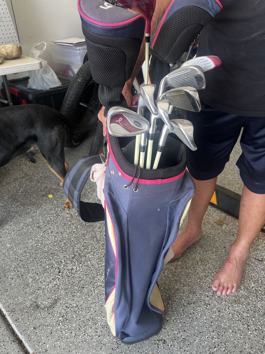 Used Women’s clubs with bag