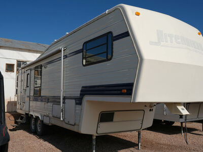 1993 NU WA Hitchhiker 31RKUG