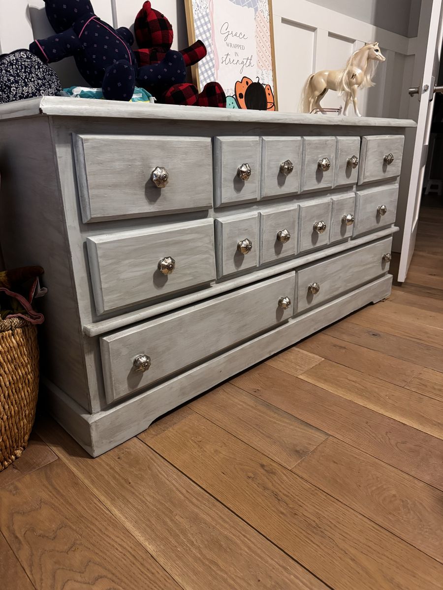 Kids dresser