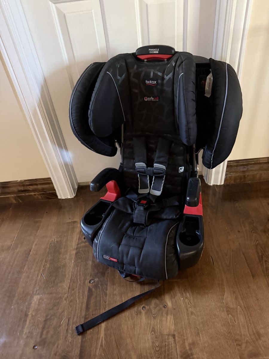 Britax safe cell clicktight pinacle car seat expires 2029