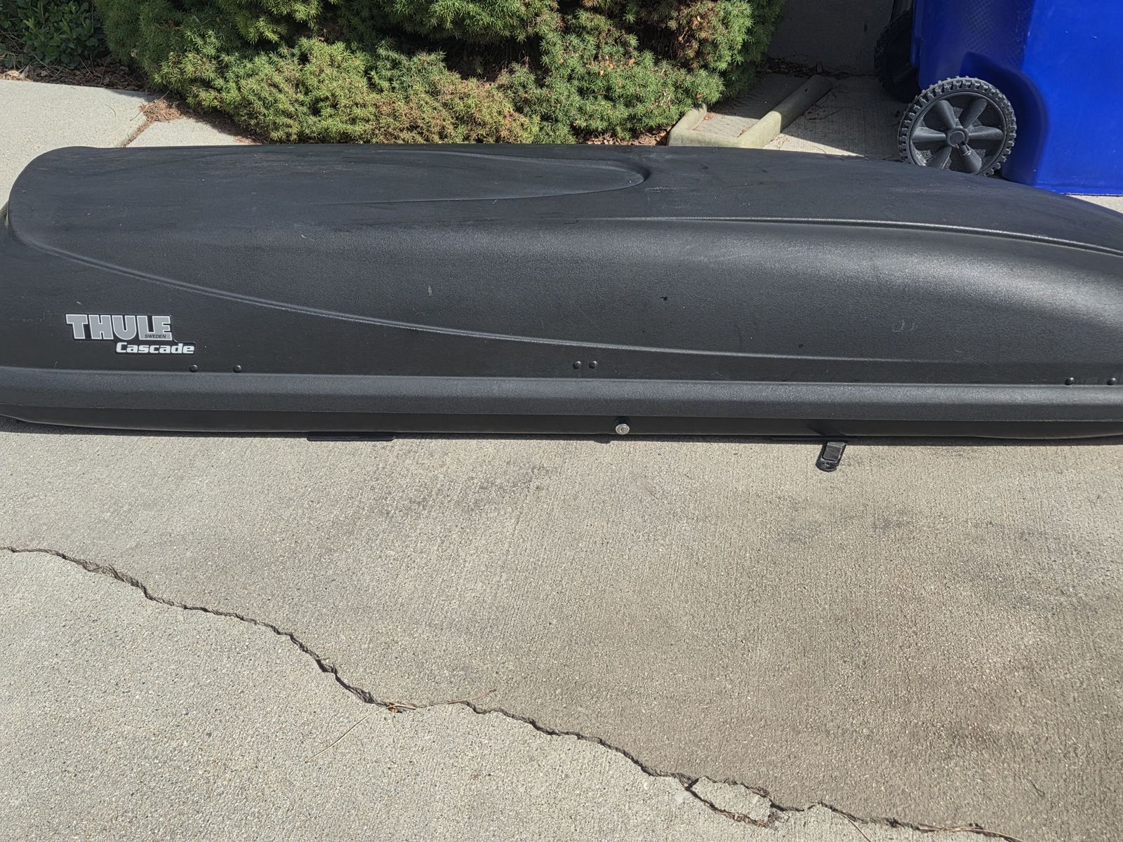 Thule Cascade Rooftop Cargo Box Carrier