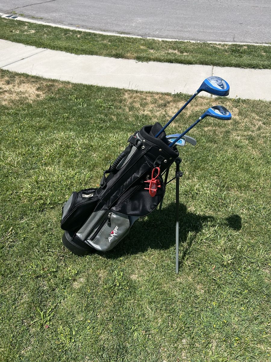 Kids left hand golf set