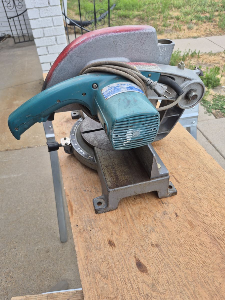 Makita 2401B 255mm/10" Miter Saw - Used, Good Working Condition