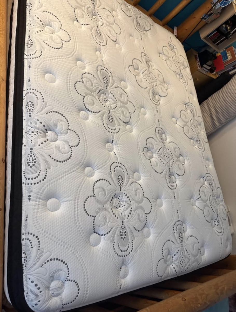 Ashley furniture queen 12” hybrid mattress