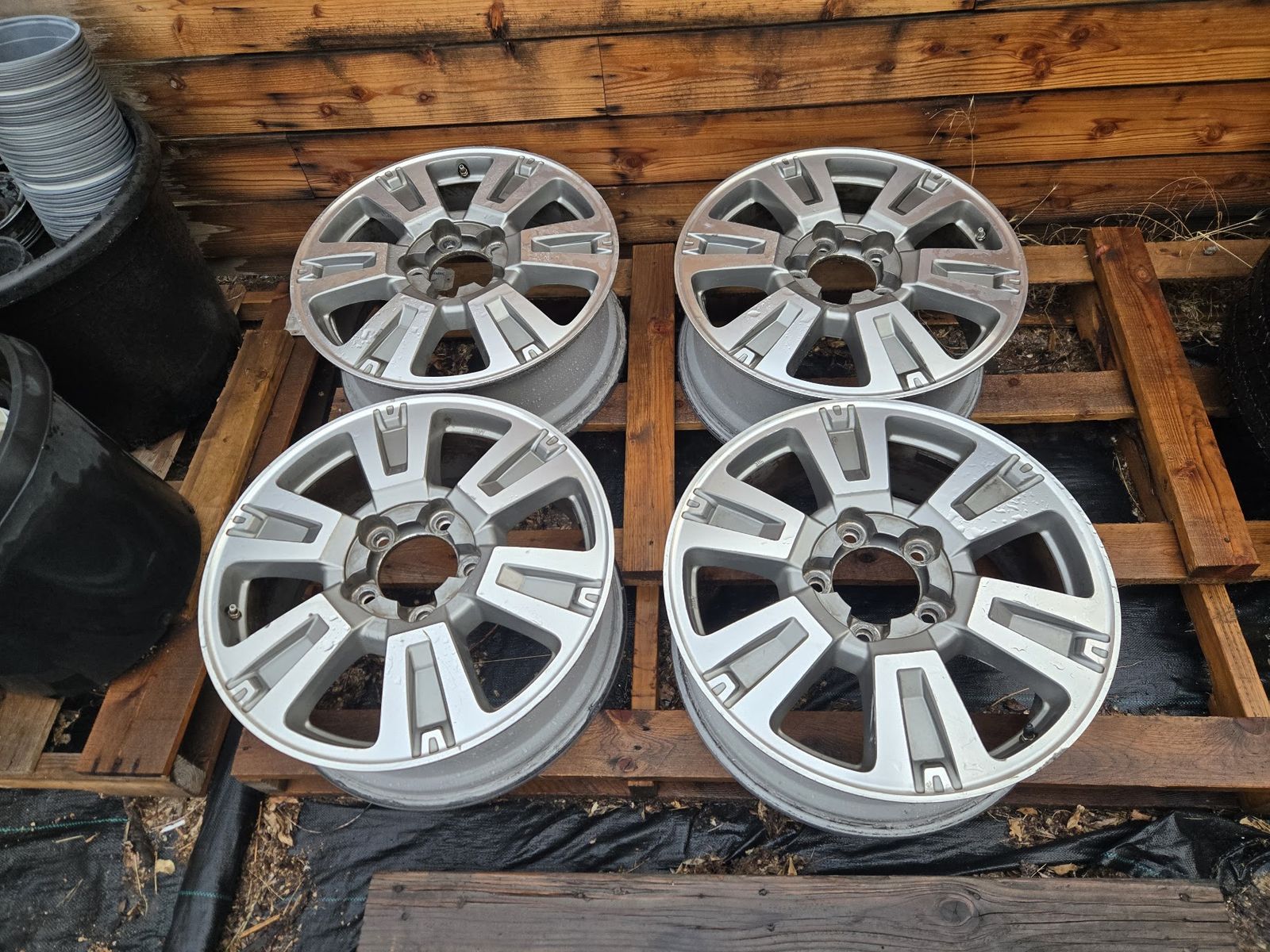 2016 Toyota Tundra OEM 20" Wheels ( 5x150 mm bolt pattern). Includes TPMS, Caps, Lug Nuts & Spare.
