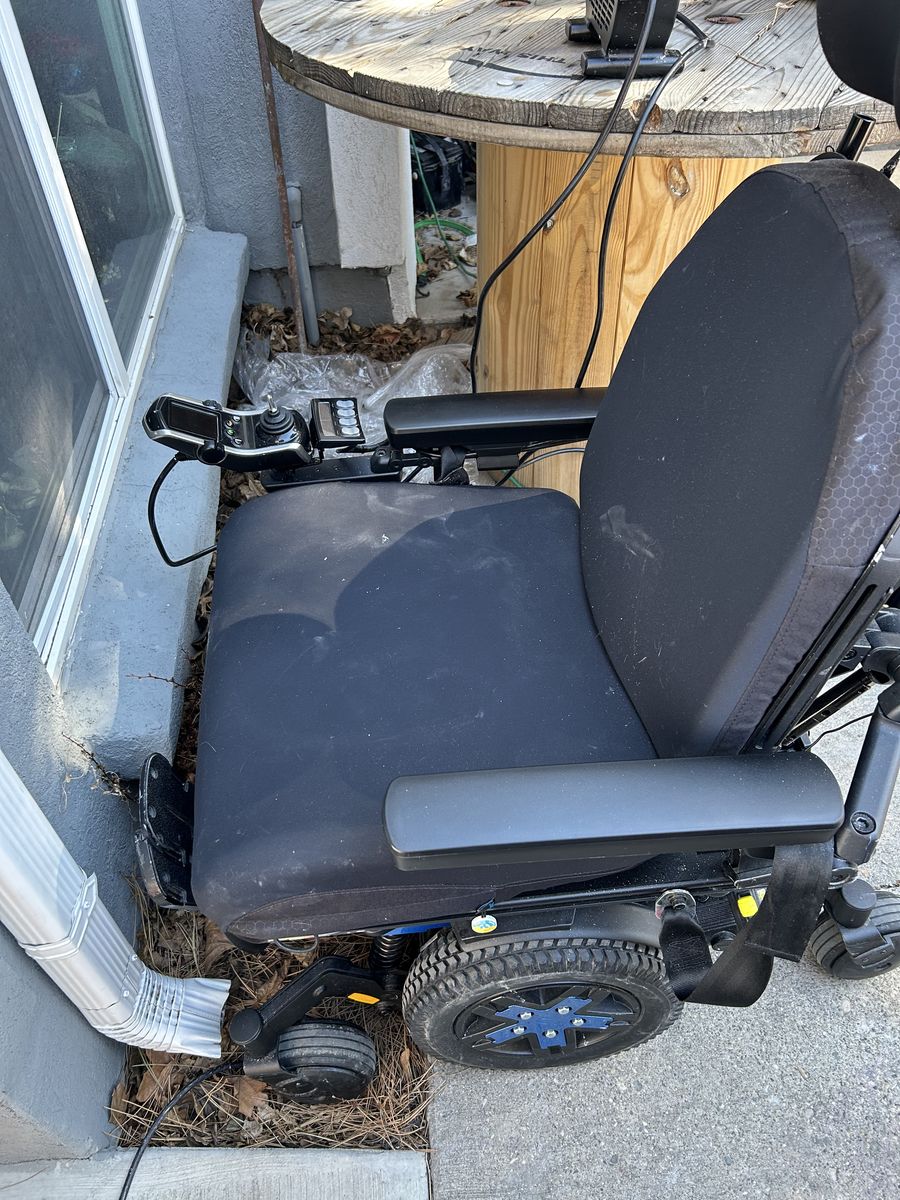 Electric Wheelchair