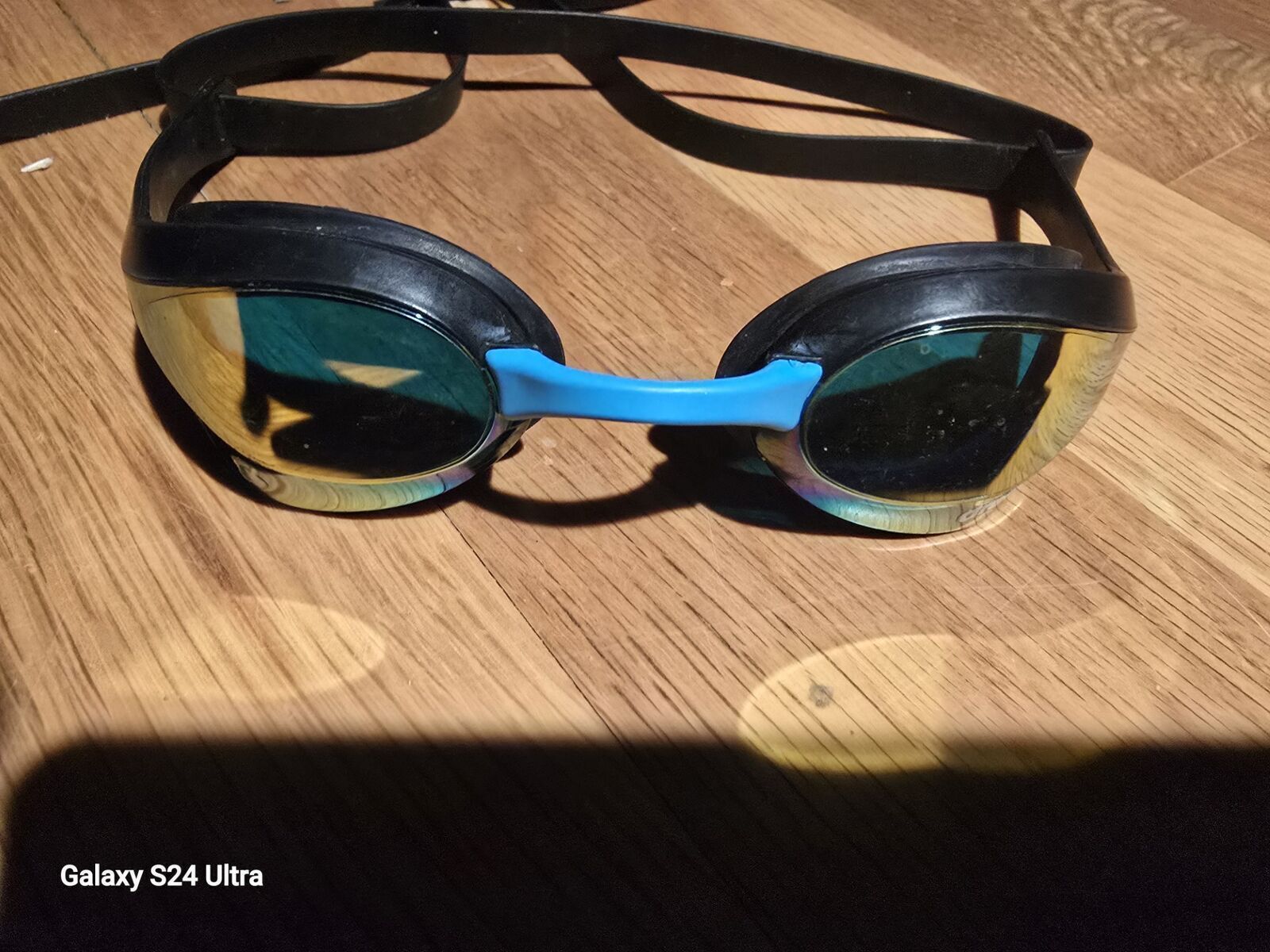 Arena Cobra Ultra swipe mirror swim goggles like new used once bought new , does not fit my face at all