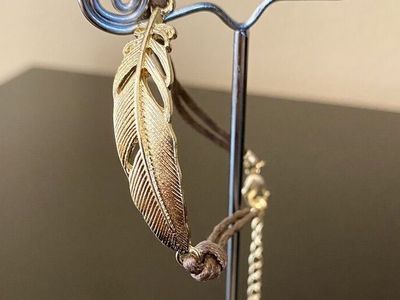 NEW! Gold Leaf Pendant Bracelet With Dark Brown Cord And Gold Extender - See Photos