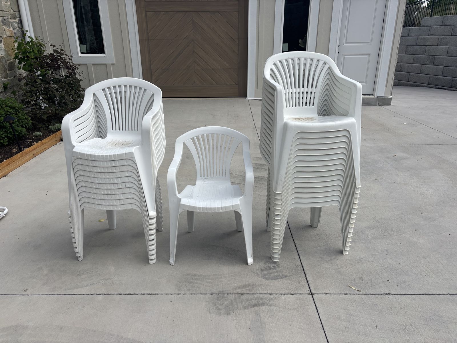 Outdoor chairs and tables NEED GONE