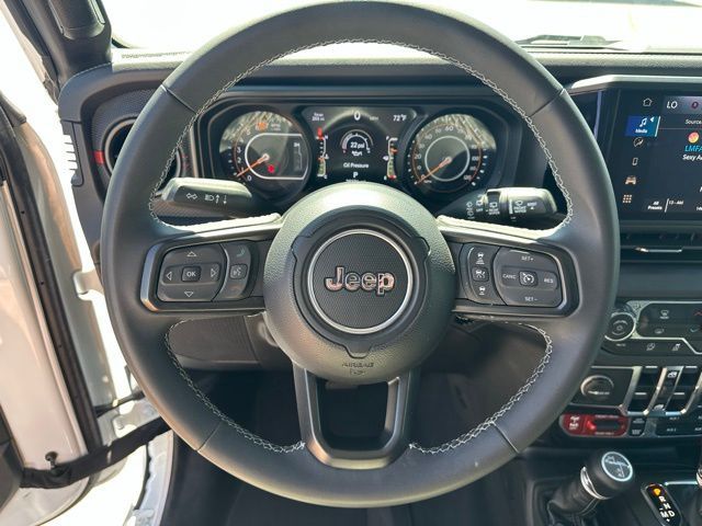 Main image 6