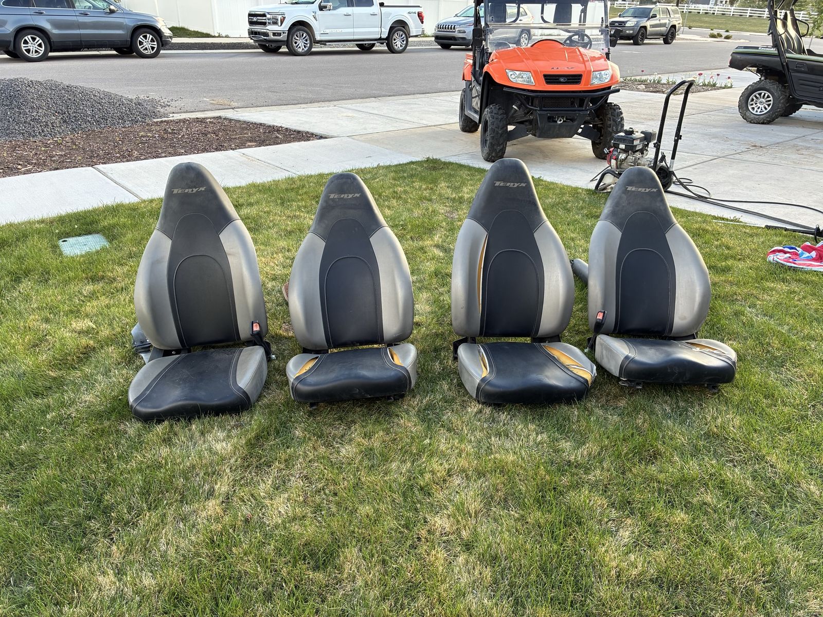 4 Kawasaki Teryx4 Seats