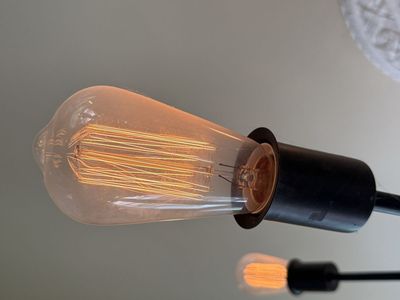 9 Edison Light Bulbs w/ Antique Style Filaments