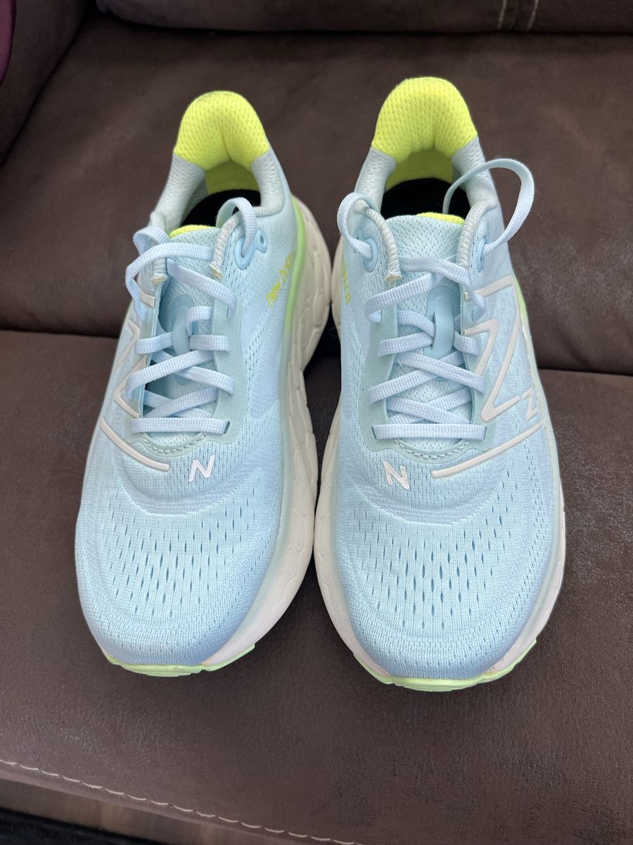 Tenis shoes for women’s size 8 1/2 new balance new