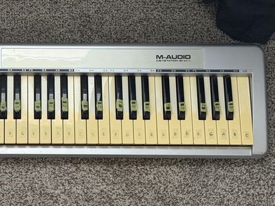 M-Audio Keystation 61es MIDI Controller Keyboard - 61-Key USB-Powered