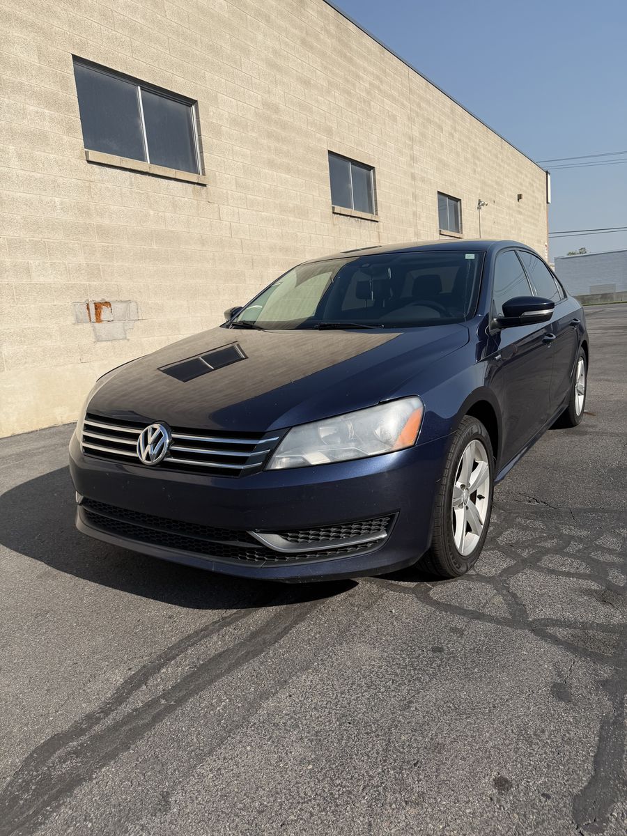 2014 Volkswagen Passat 1.8T S PZEV