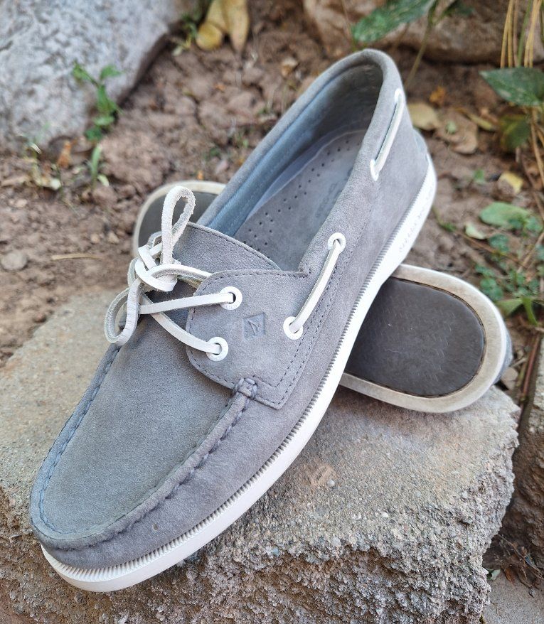 Fabulous Womens Sperry 2 eyed boat shoes sz 7.5