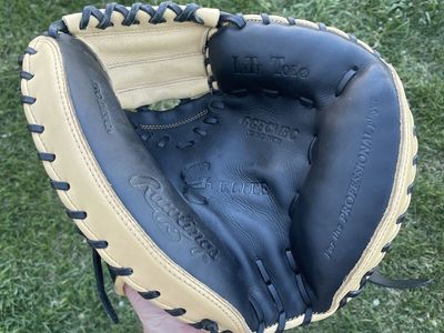 Rawlings Gold Glove Elite Baseball 32. In. Catcher’s Glove