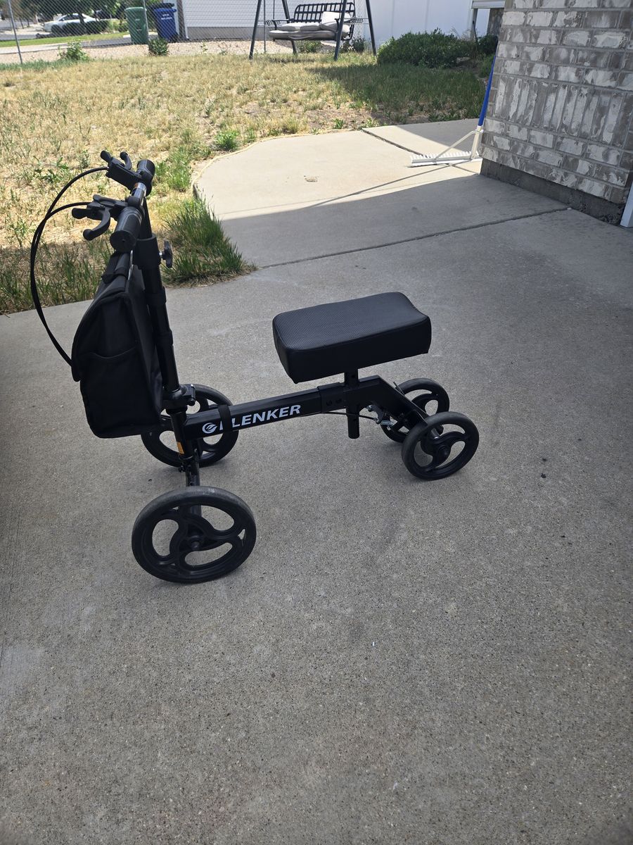 Knee scooter
