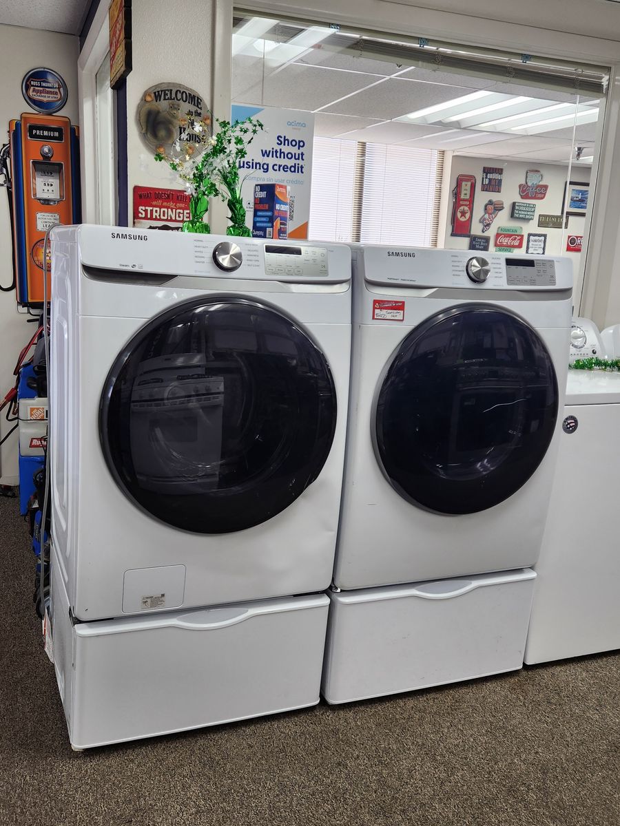 SAMSUNG FRONTLOAD WASHER AND ELECTRIC DRYER SET! W-PEDESTALS
