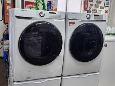 SAMSUNG FRONTLOAD WASHER AND ELECTRIC DRYER SET! W-PEDESTALS