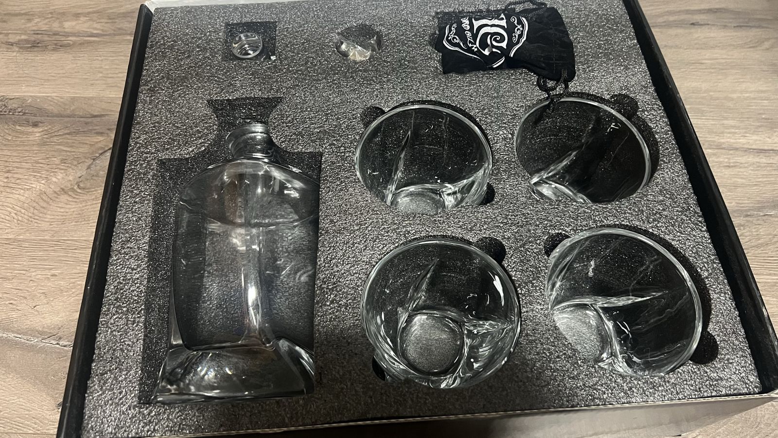 Main image 3