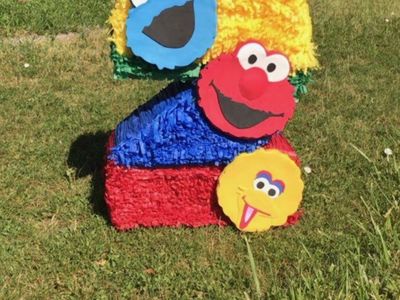 PERSONLIZED ELMO PINATA
