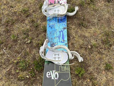 Never Summer Snowboard 157 w Bindings