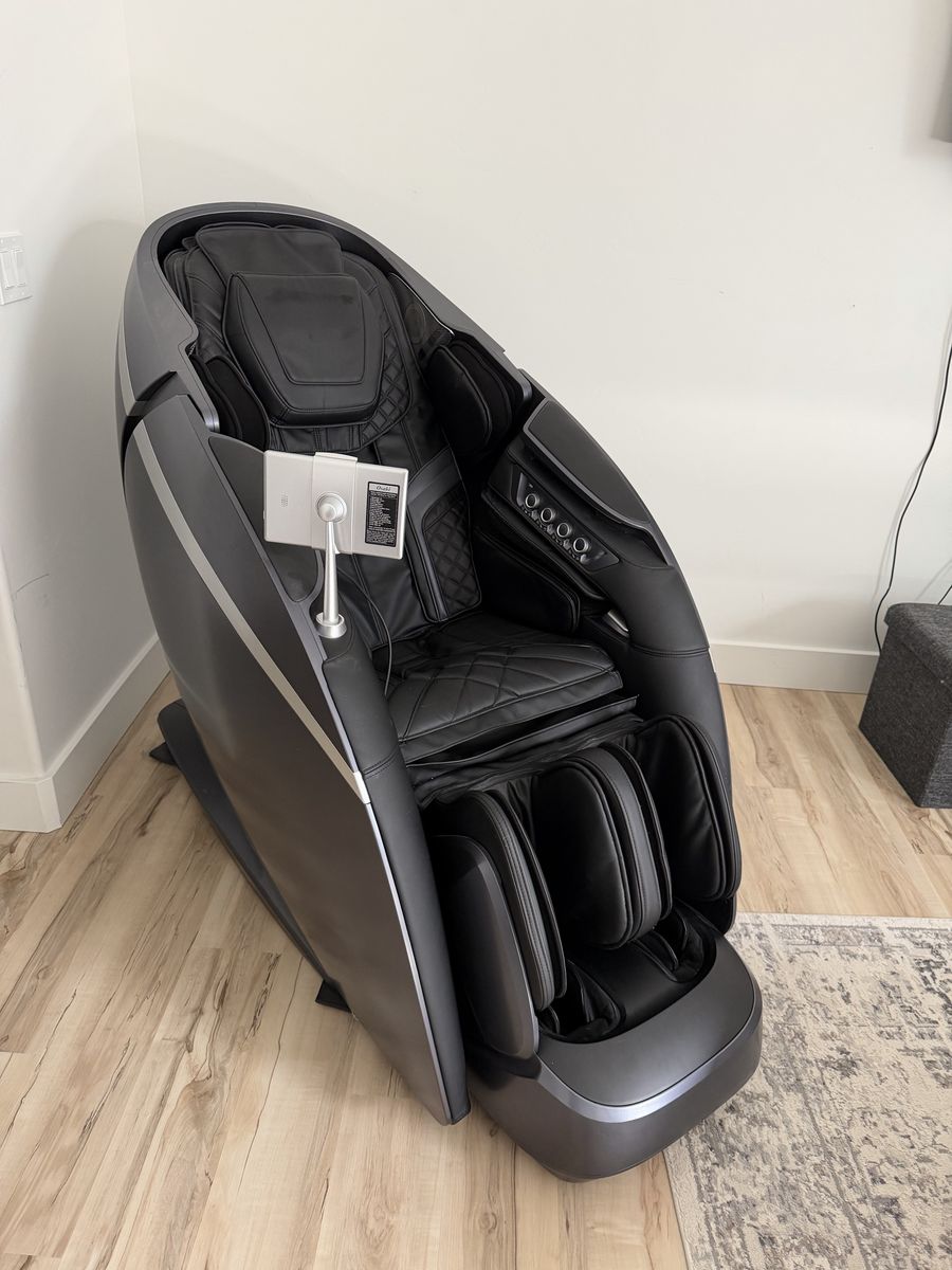 🥰 Osaki OS-Pro DuoMax 4D Luxury Massage Chair — Still Under Warranty 🥰