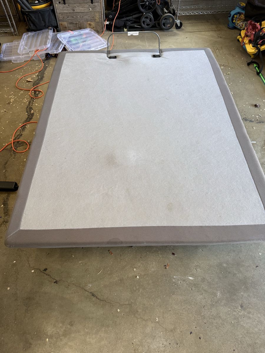 Adjustable bed frame