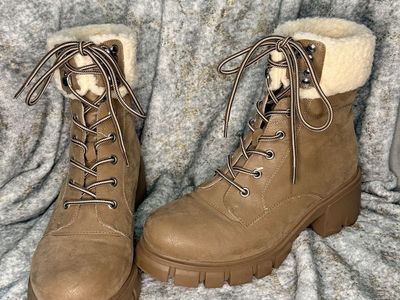 MIA Winter Boots - Size 7.5