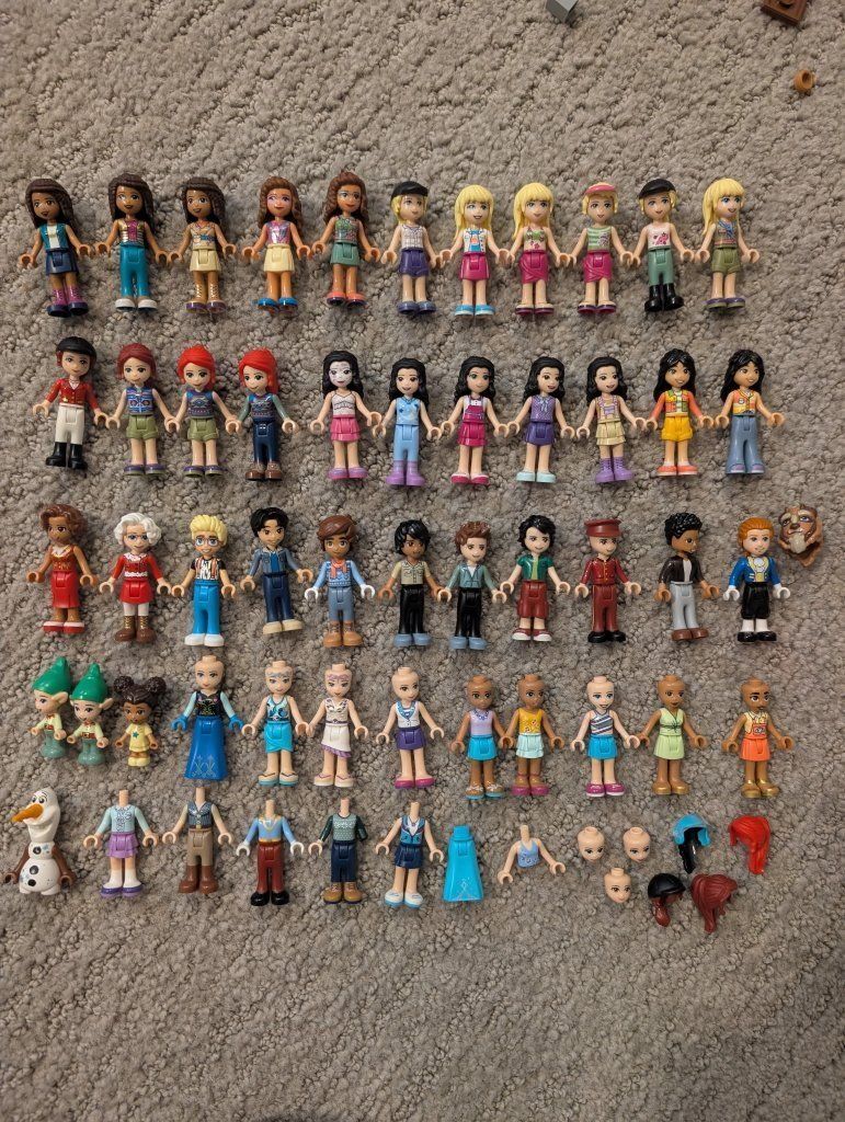 LEGO Bulk Lot 33 lbs with Manuals Lego friends, Disney, and much more.