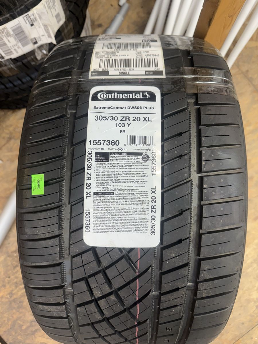 Extreme contact DWS 06 plus continental 2-305/30 ZR20 XL and 2-245/35 ZR 19 XL